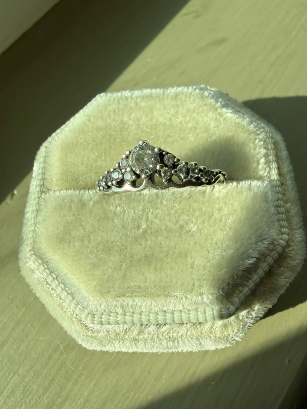 Pandora FAIRYTALE TIARA Ring Cubic Zirconia - Picture 2 of 5